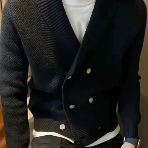 Dobbelkneppet strikket cardigan for menn – Elegant genser med sjalskrage til vinteren