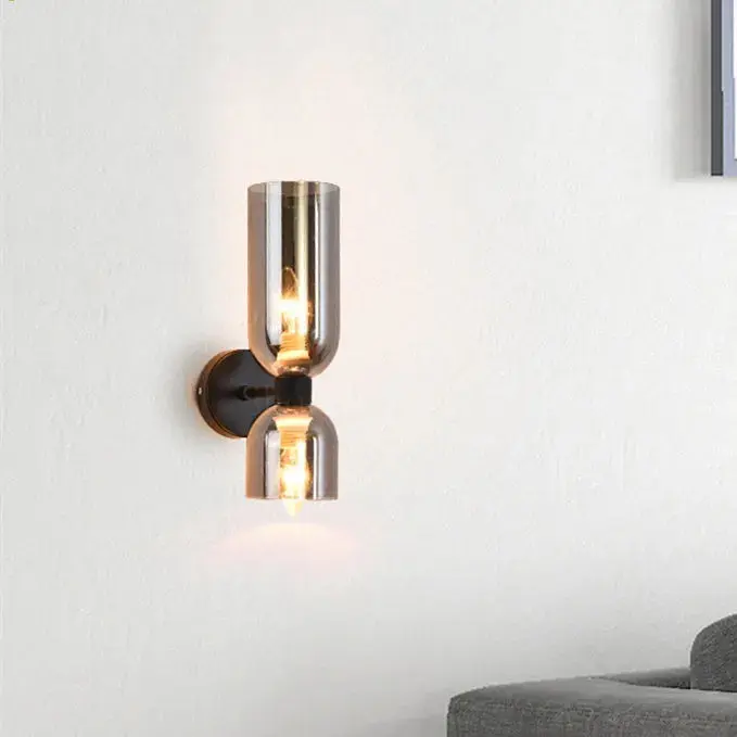LumoSphere - Stilren Vegglampe med Dobbelt Glasshode for Eleganse - Image 4