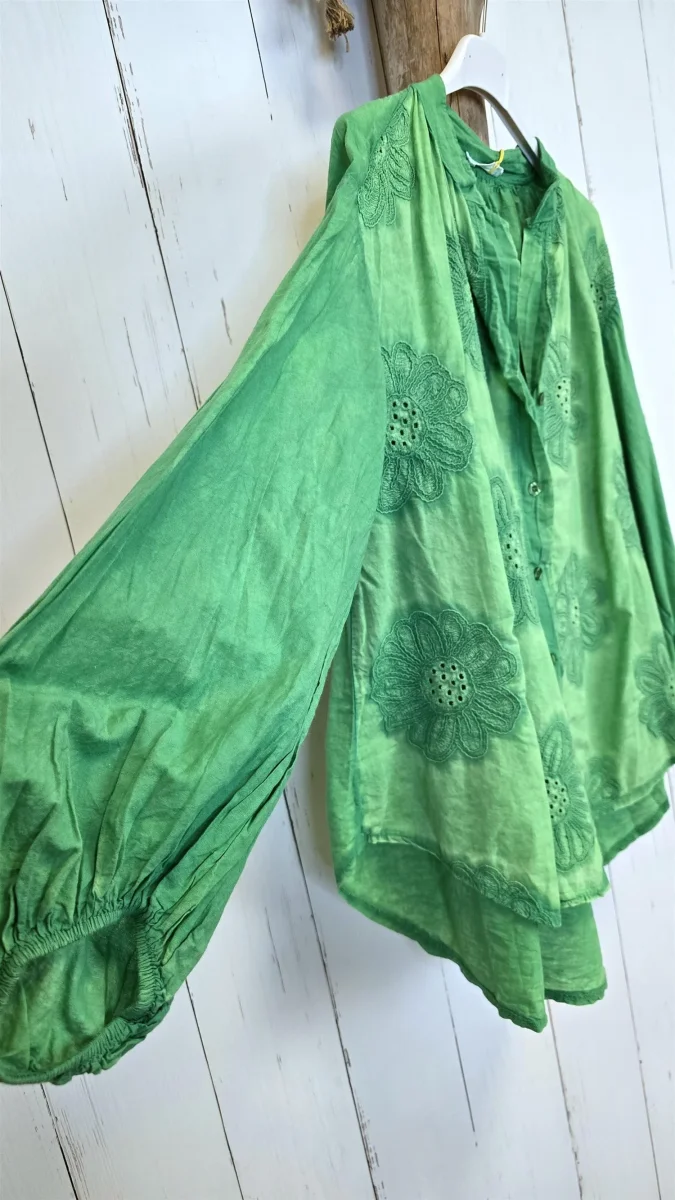 Elin brodert bluse grønn - Image 3