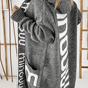 KnitElegance - Strikket Lang Cardigan for Trendy Lag-på-Lag Stil