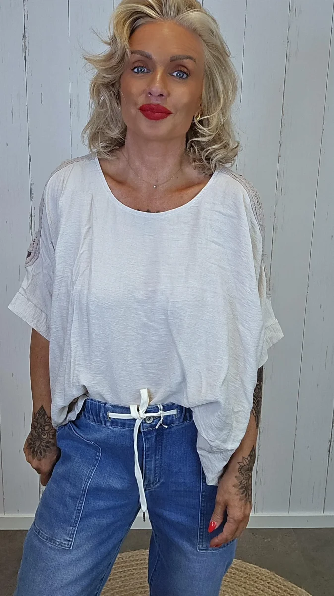 PonchoTopp med Åpne Skuldre beige