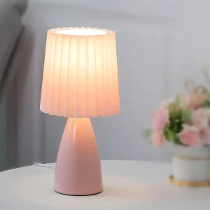 GlassGlow - Elegant Bordlampe med Glassfot for Ditt Hjem