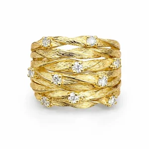 Bred Gullfarget Twist Ring – Luksuriøs Statement Cocktailring for Kvinner