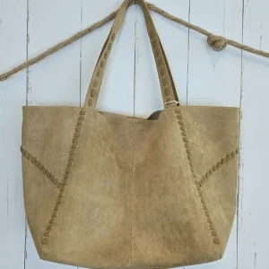 Siri shopper i semsket look
