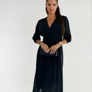 SilkDreams - Elegant Kjole i Lys Silkesilkekorsong for Alle Anledninger