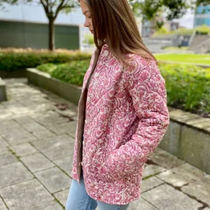 Quiltet jakke - Block print - Blomstret lilla/beige
