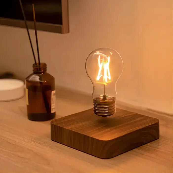 FloatLight - Innovativ Svevende LED-Lyspære for Unik Belysning - Image 3