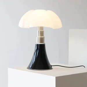 BrightNest - Bordlampe med Justerbar Høyde for Optimal Belysning