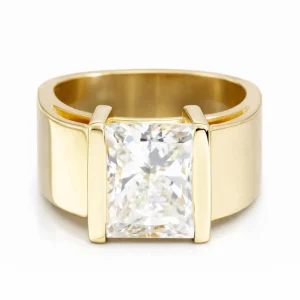 Minimalistisk Gullfarget Ring med Zirkon – Elegant og Tidløs Design