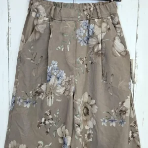 Bermuda shorts taupe
