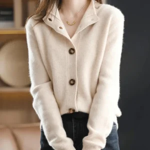 WarmNest - Stilfull Cardigan med Knappelukking for Komfort og Eleganse