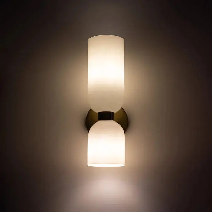 LumoSphere - Stilren Vegglampe med Dobbelt Glasshode for Eleganse - Image 6